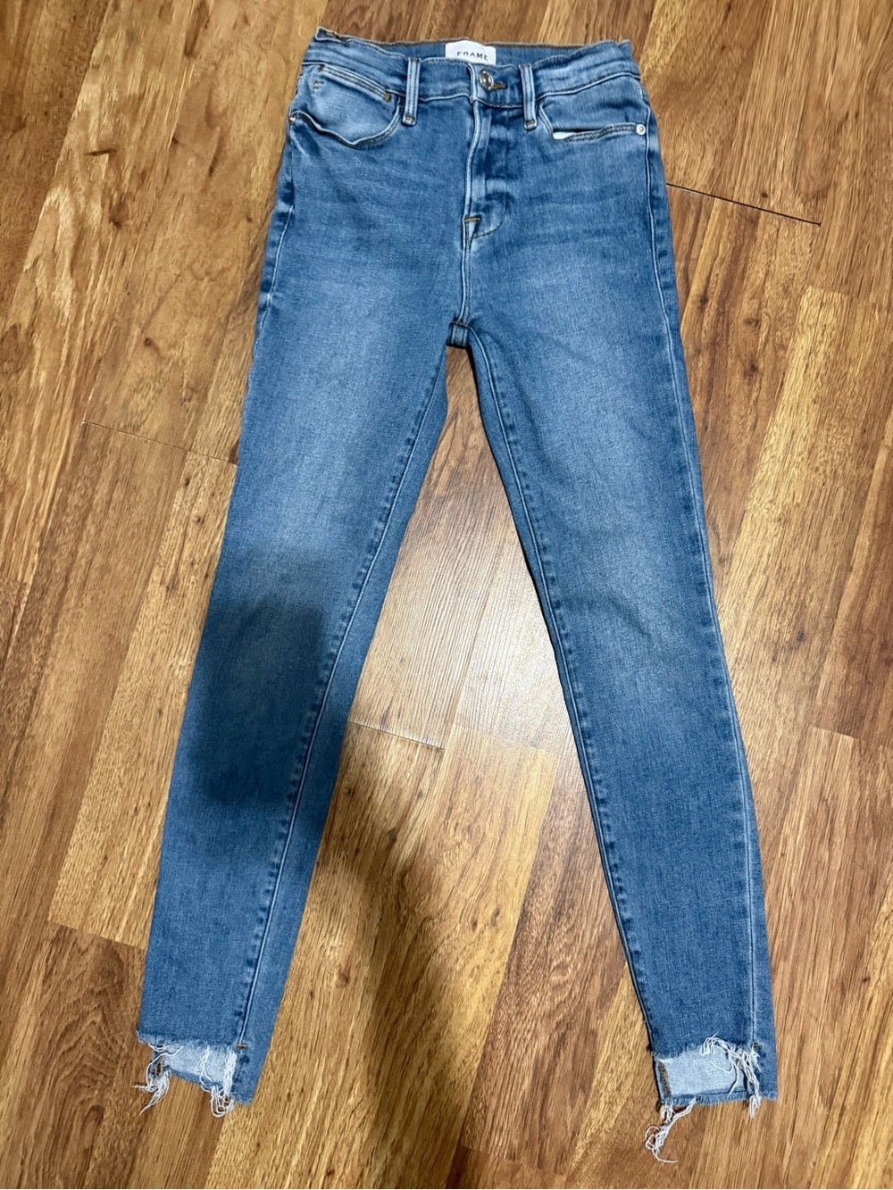 Frame Denim Medium Wash High-Rise Skinny Jeans with Frayed Hem - Picture 5 of 10